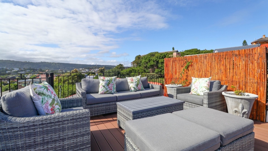 6 Bedroom Property for Sale in Kingfisher Creek Western Cape